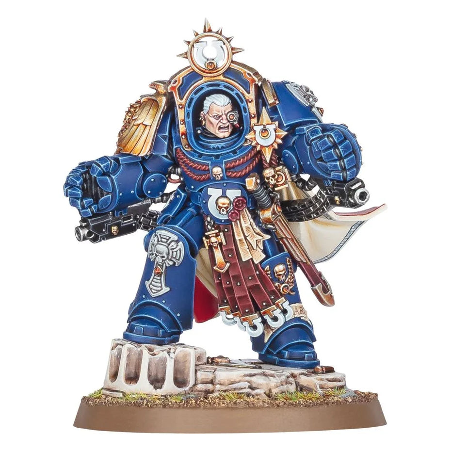 Warhammer 40k Ultramarines Marneus Calgar in Armour of